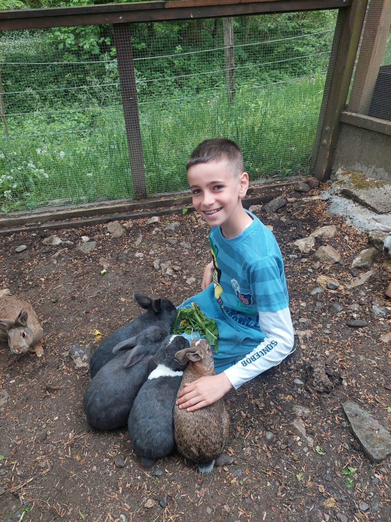 Questa immagine ha l'attributo alt vuoto; il nome del file è PHOTO-2026-04-28-21-34-48-2-768x1024.jpg